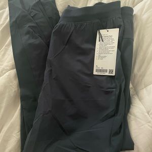 New with tags mens lululemon pants